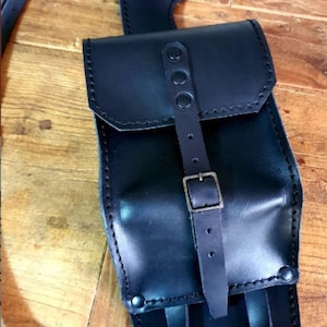Triumph Bonneville, Scrambler leather tank belt Cafe Racer and Scrambler. BLACK leather tank band with large object holder. Vintage look