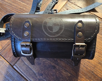 Fork bag for motorcycles, enduros, and scramblers. Dark walnut Tuscan leather. Handmade in Italy.