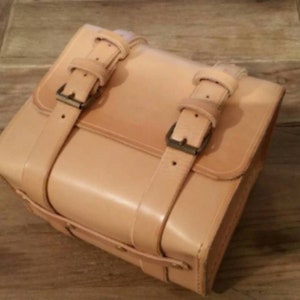 Enduro gear bag in Honda Africa twin leather, Ktm. Natural Tuscan leather
