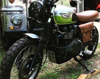 Bolsa lateral izquierda para Triumph Bonneville Scrambler. Piel toscana. Hecha a mano en Italia.