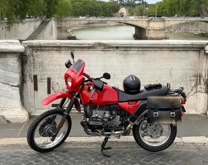 Borsa  lato sinistro in cuoio toscano nero  Bmw r80g/s Bmw r100gs.