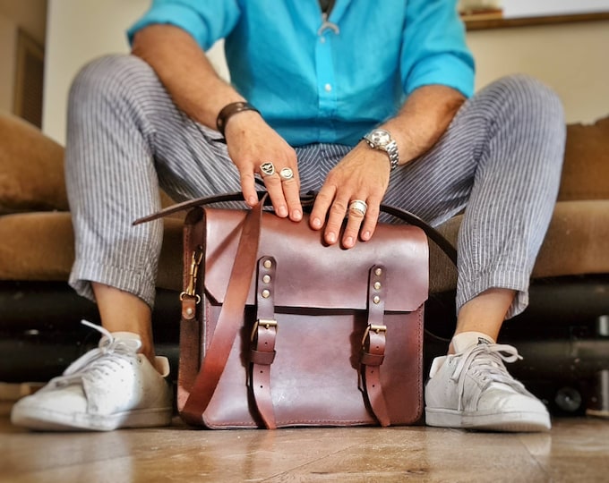 Leather Messenger bag vintage style. Deep aged brown color and patina effect
