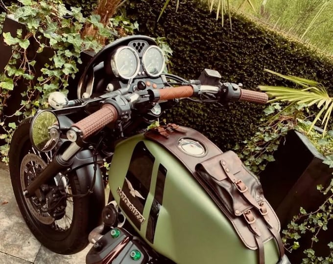 Moto Guzzi V7 850 centenario tank band cafe racer scrambler. Dark walnut leather