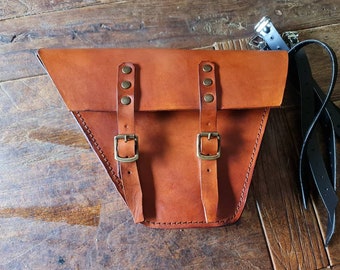Honda CB 350/500/750 right frame bag in orange leather. Hand made in Italy.