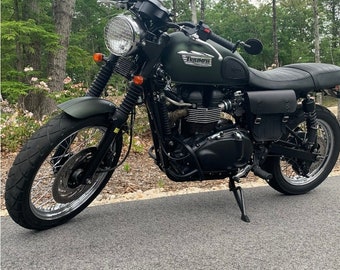 Bolsa lateral izquierda para Triumph Bonneville Scrambler. Negra. Hecha a mano en Italia.