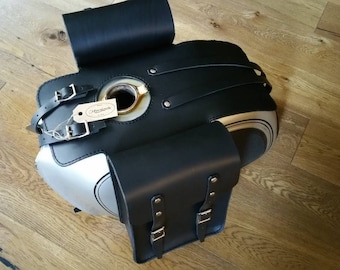 BMW R100 R80 Tank Bags in black Tuscan leather. Totally handmade. Hand made in Italy.