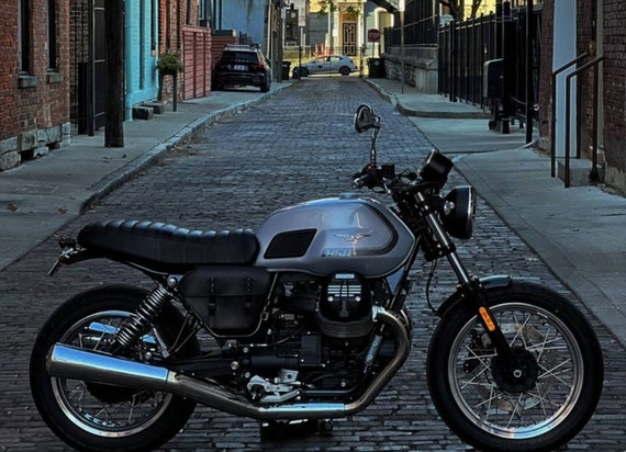Moto Guzzi V7 850 Centenary Right Side Bag Cafe Racer Scrambler. Black  Leather 