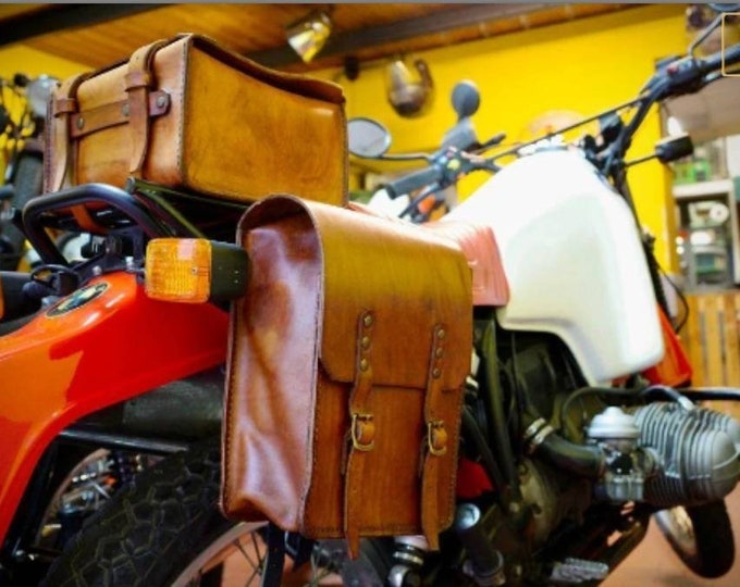 Leather side motorcycle bag for Cafe Racer and Scrambler Cafe racer and Scrambler saddle bag. 