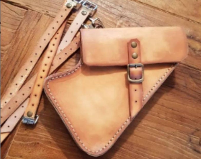 Bmw R nineT Urban g/s left side bag for documents and tools. Cafe racer scrambler. Aged light walnut color.