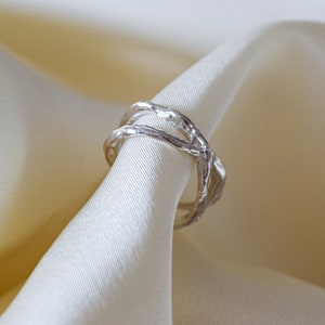 Sterling Silber Kein Piercing Conch Ohrring für jeden Tag Ohr Stack, Light Criss Cross Twig Ohrmanschette für Erwachsene Tochter