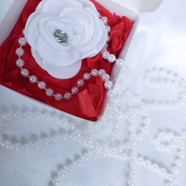 Rose Choker Necklace, White Rose Choker With Stone , Modern Flower, Floral Choker For Women, Pearl Choker, Gift for Her