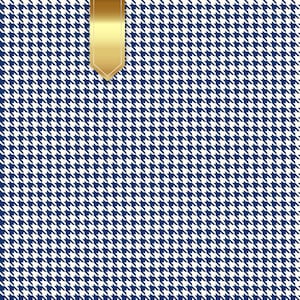 Op de afbeelding: Een gouden bladwijzer hangt over een blauw en wit pied-de-poule patroon. De bladwijzer heeft een puntige onderkant en een glad, reflecterend oppervlak. Het pied-de-poule patroon is een klassiek textielontwerp.