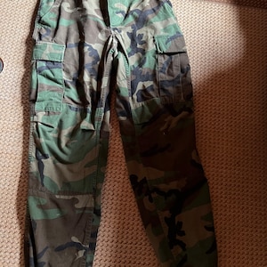 Authentic army pants size small