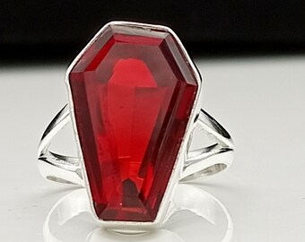 Handgefertigter 925 Silber Granat Coffin Ring