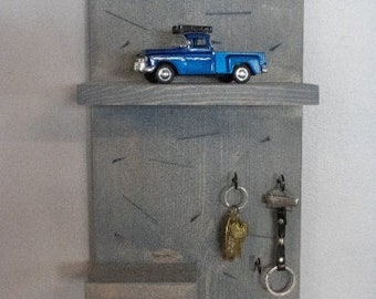 Estantes de pared y ganchos para llaves únicos. Organizador de entrada, llavero y organizador de pared.