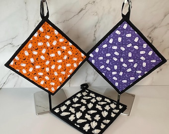 Halloween Quilted Pot Holder, Witchy Pot Holder, Spooky Pot Holder, Kitchen Witch Vibe, Halloween Gift, Spooky Kitchen Gift, Goth Pot Holder