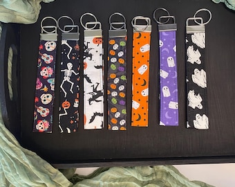 Halloween Wristlet Keychains, Fabric Key Fob Keychain, Wristlet Keychain, Spooky Key Fob Keychain, Witchy Vibes Keychain, Spooky Keychain