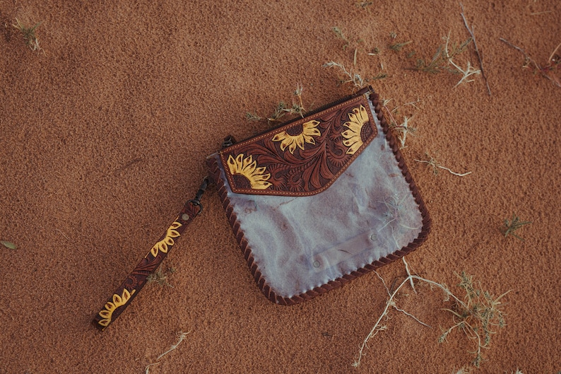 The Sunflower Fields Clear Bag, a Haute Southern Hyde by Beth Marie Exclusive image 10