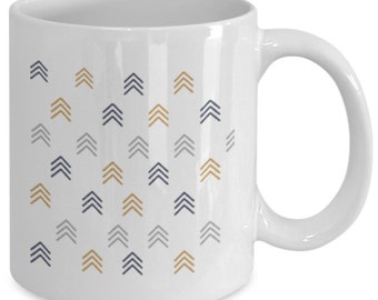 Abstract arrows mug