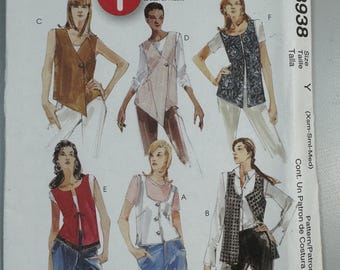 Débardeur doublé Misses Petite 3938 FF non coupé de McCall's, plusieurs tailles et de nombreux styles à confectionner et à apprécier. Patron de couture buste de 29,5 à 36 pouces. 2003.
