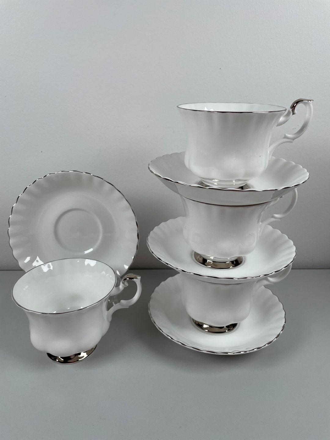 4royal Albert Chantilly Fine Bone China England Tea Cups N Saucers