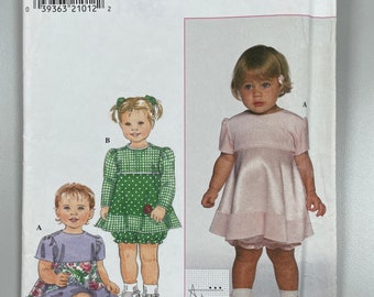 Simplicity 7890 Sewing Pattern, Baby Dress and Panties (Uncut)