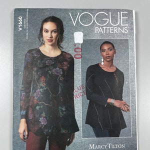 Peut inclure: Patron de couture Vogue Patterns pour un haut femme à manches longues. Le patron est pour les tailles 16-18, 20-22 et 24-26. Le patron montre deux styles de hauts différents, l'un avec un imprimé floral et l'autre avec un design rayé. Le patron est de Marcy Tilton.