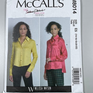 Può includere: Un cartamodello per una blusa da donna con maniche lunghe. Il cartamodello è di McCall's ed è stato progettato da Melissa Watson per Palmer/Pletsch. Il cartamodello è per le taglie E5 (14-16-18-20-22).