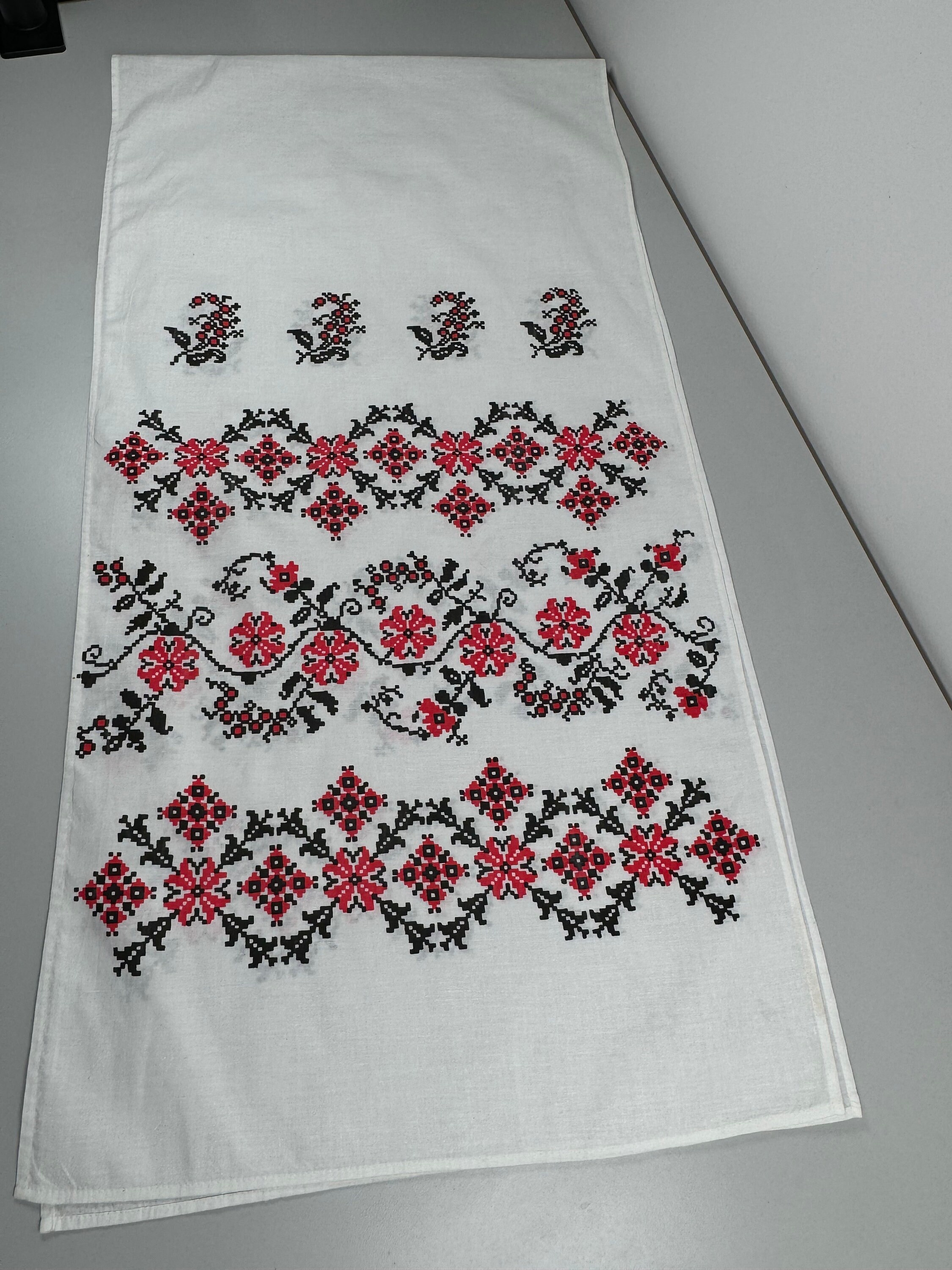 Vintage Ukrainian Linen Table Runner: Stamped Floral Design, 60