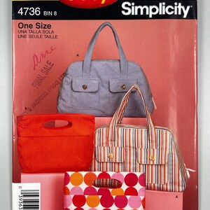 Simplicity 4736 FF Uncut. Handväskor i tre stilar. Mångsidiga väskmönster. Denim, strand, mataffär, resor, dragkedja, fina, matchande outfits.