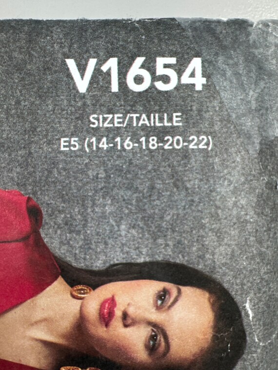Vogue V1654 FF Uncut Custom Fit for A B C D Cup Sizes