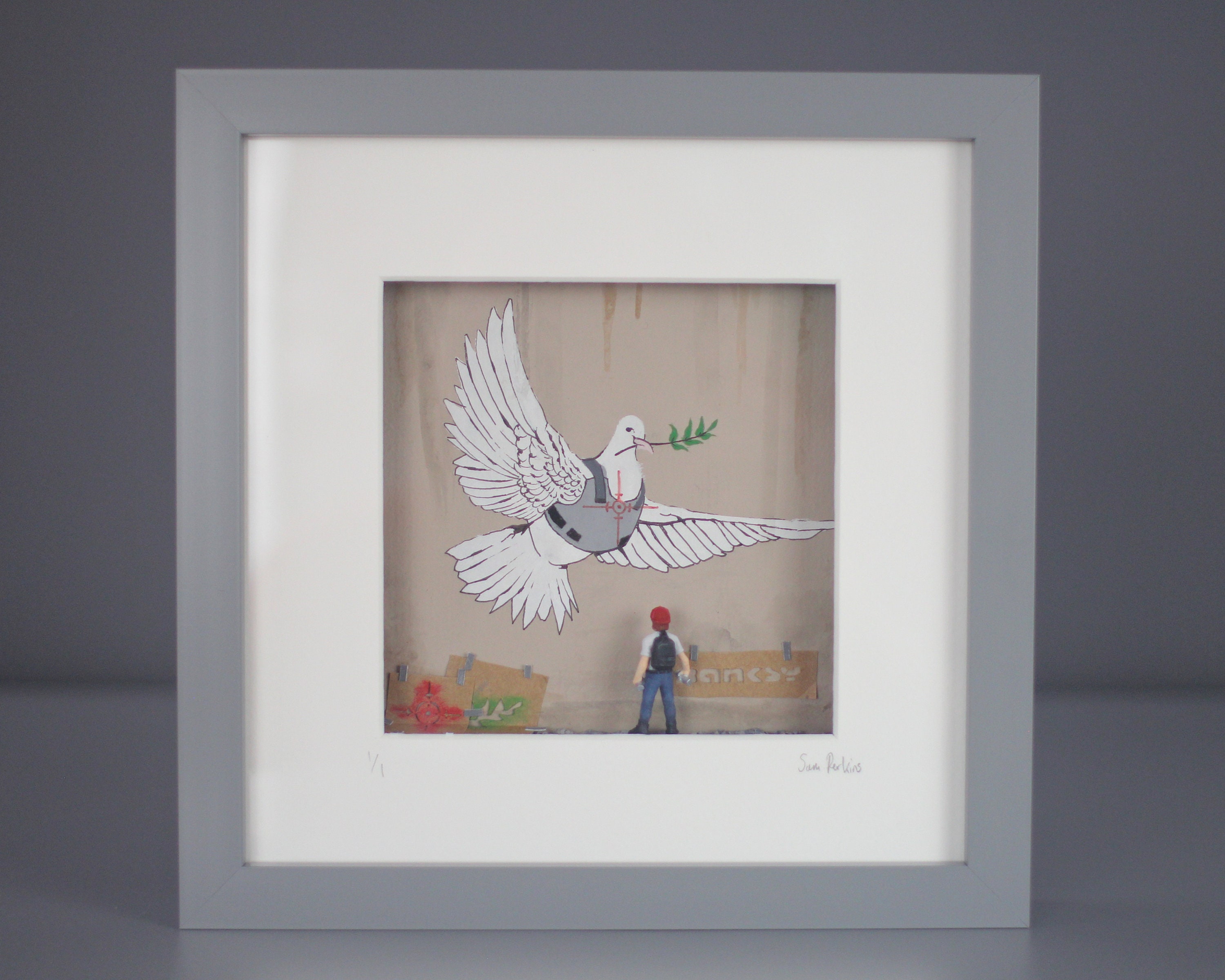 大幅値下げ・Banksy バンクシー Armoured Dove 鳩 ポスター Armored Dove of Peace Banksy