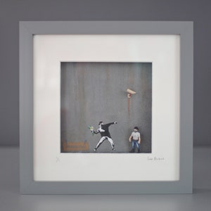 Love in the air / Flower thrower (Banksy)