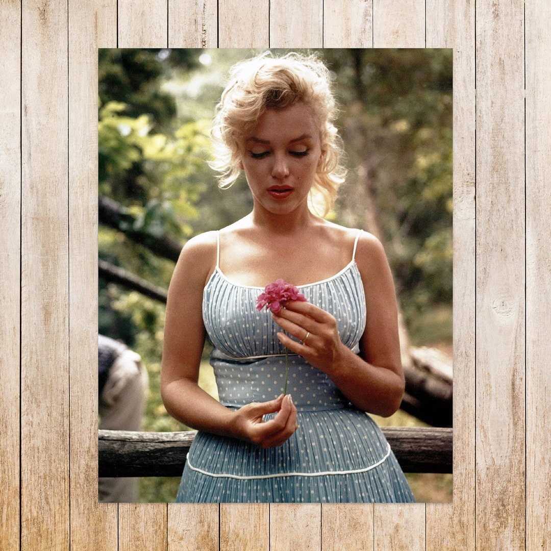 Marilyn Monroe Flower Poster Marilyn Monroe Holding a Flower - Etsy