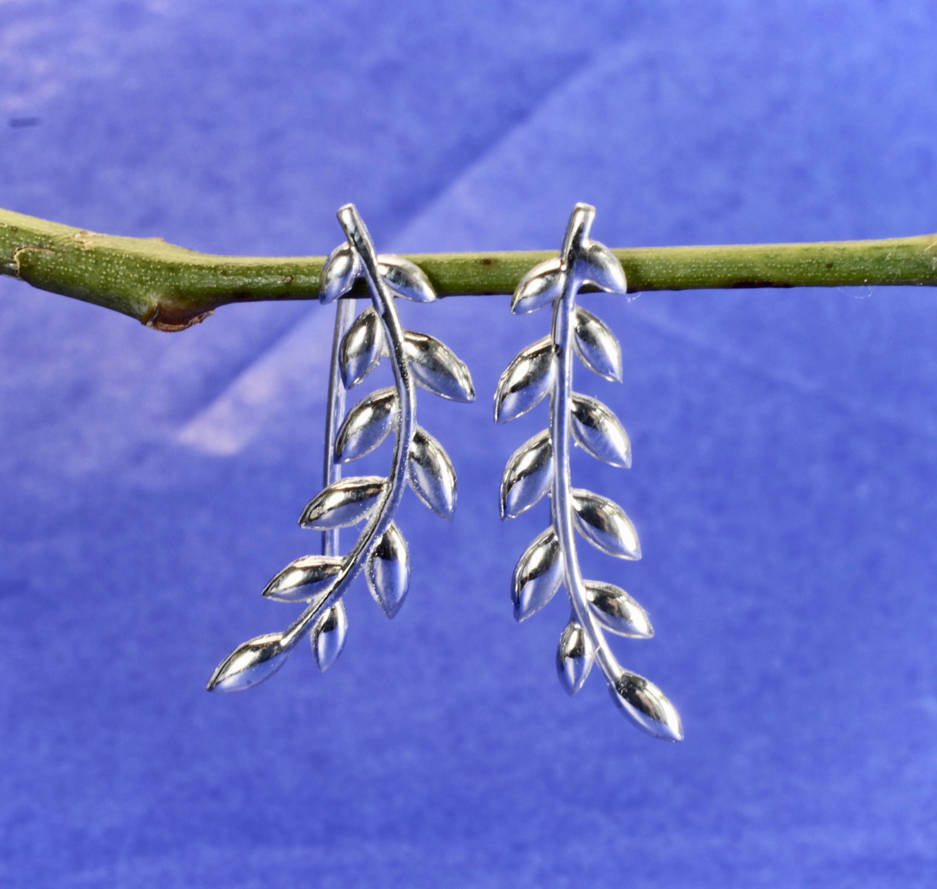 Orecchini a bottone, motivo triangolo celtico, in argento sterling