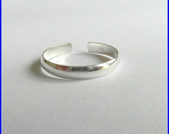 Sterling  Silver  (925)   2.5  MM  Band  Adjustable  Toe  Ring