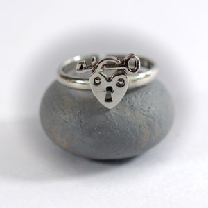 Sterling  Silver  925  Adjustable Heart  Lock  And  Key  Toe  Ring