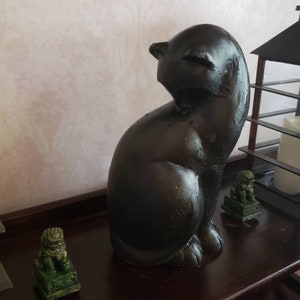 Hand-Painted Concrete Cat Statue: Indoor/Outdoor Garden Decor