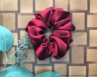 Maroon Silk scrunchie, SIlk Scrunchie, Satin Scrunchy, scrunchies, scrunchy, hair tie, hair scrunchy, prom, bridesmaid, gift for her, party