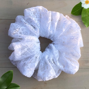 White scrunchie, Lace scrunchie, Scrunchy, scrunchie, hair tie, hair scrunchy, Hair Accessory, Ponytail Holder, XXL oversized scrunchie