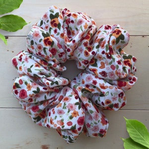 Scrunchie floreale, scrunchie autunnale, scrunchy floreale, scrunchie, elastico per capelli, scrunchy, regalo per lei, accessorio per capelli, scrunchie oversize XXL