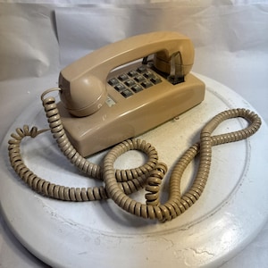 Vintage ITT wall phone push button. 1995 untested