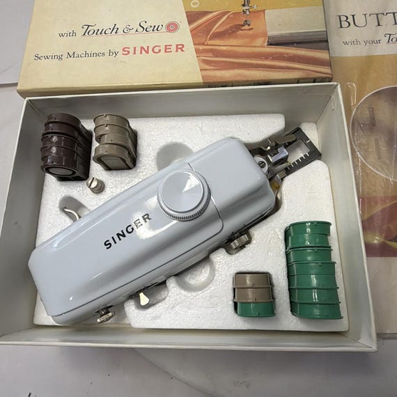 Vintage Singer Automatic Buttonholing With Touch … - image 2