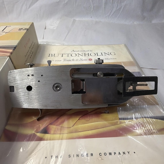 Vintage Singer Automatic Buttonholing With Touch … - image 5