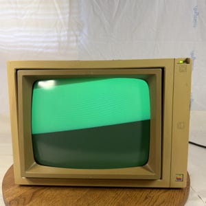 Apple II A2M2010 Green Phosphor Composite Tilt Screen Monitor Vintage Tech