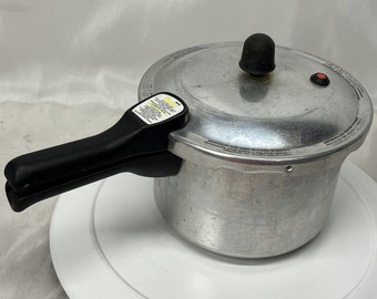 Rochedo Maitre's 4 Quart Aluminum Pressure Cooker Vintage Made in Brazil 57G4804
