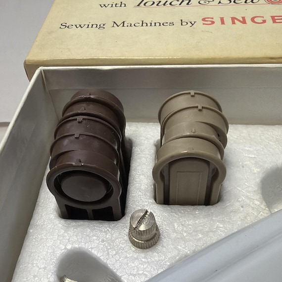 Vintage Singer Automatic Buttonholing With Touch … - image 8