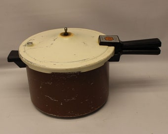 Vintage Presto Pressure Cooker with Stainless Steel Rack