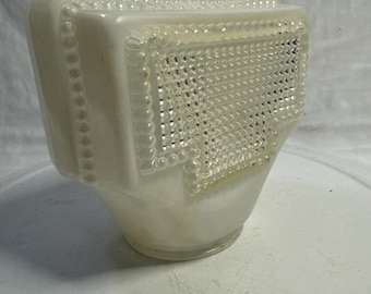 Aplique de pared pequeño de cristal blanco y transparente, estilo vintage de mediados de siglo.