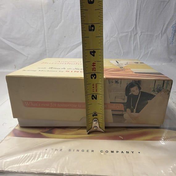 Vintage Singer Automatic Buttonholing With Touch … - image 12